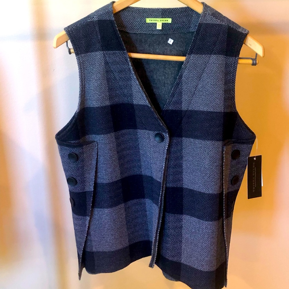 TRISHA TYLER PS NAVY CHECKED VEST